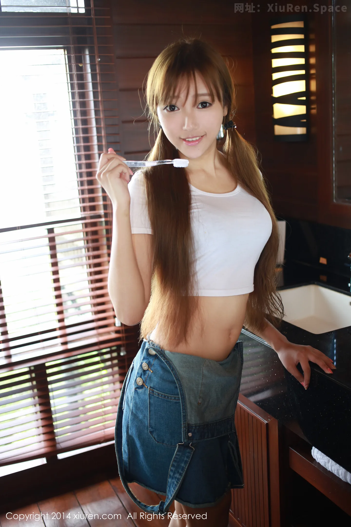 图片[4]-[XiuRen秀人网]VOL.149 嫩模王馨瑶yanni三亚旅拍纯美少女系列靓丽迷人写真50P-秀人网官方网站